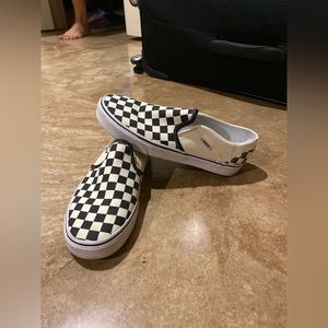 VANS BLACK AND WHITE CHECKERED